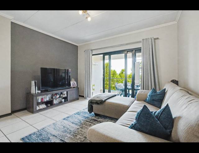 2 BEDROOM APARTMENT FOR SALE IN SUNNINGHILL
